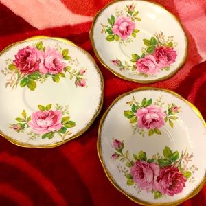 ROYAL ALBERT saucer